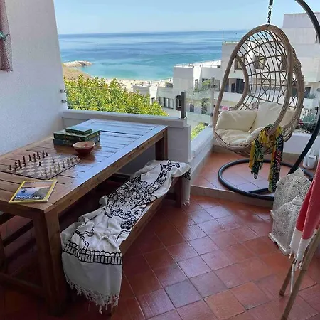 Lovely 2 Bedroom With A Pool In Front Of The Beach Sesimbra Exterior foto