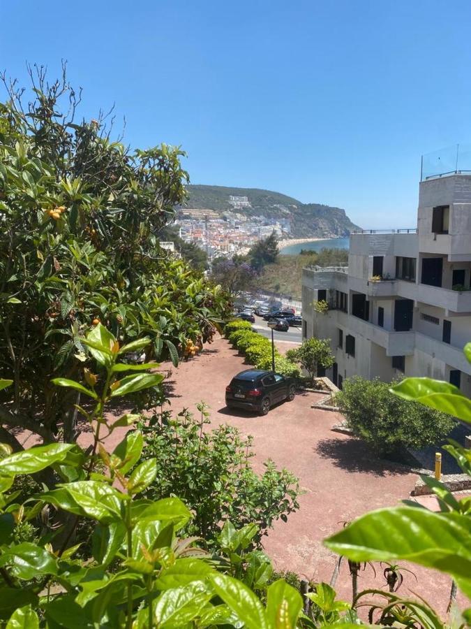 Lovely 2 Bedroom With A Pool In Front Of The * Sesimbra