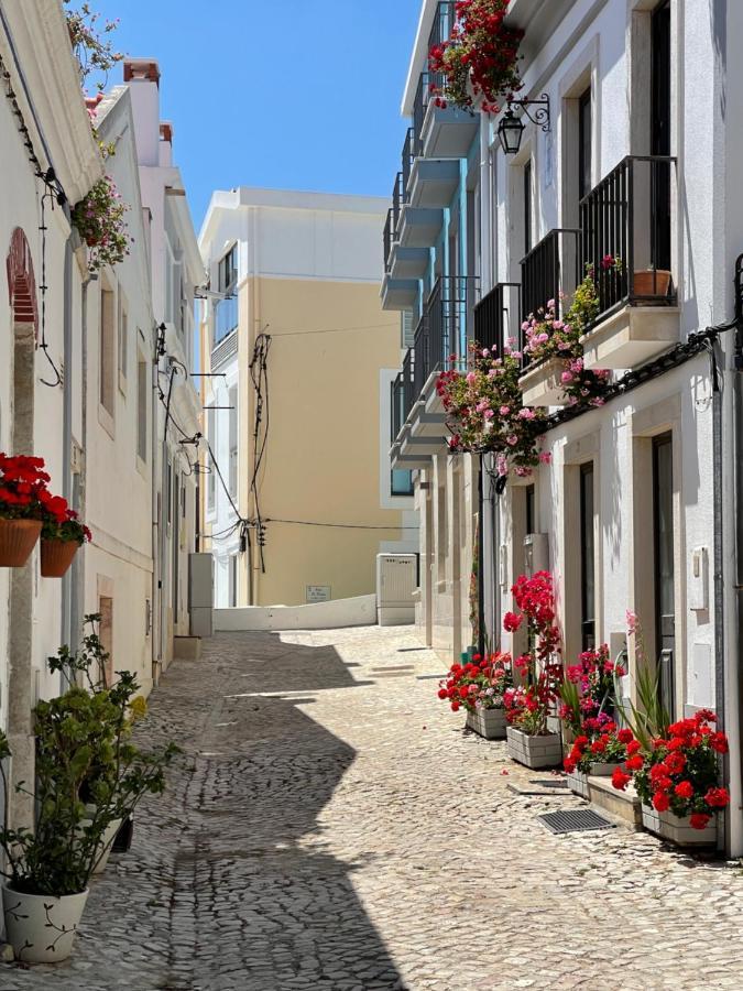 Apartment Lovely 2 Bedroom With A Pool In Front Of The